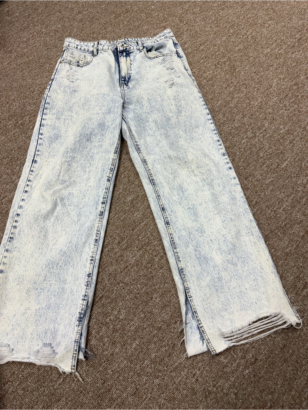 SHEIN Light Acid-Wash Wide Leg Jeans